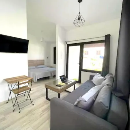 Apartman Sunny With Garden #1 *